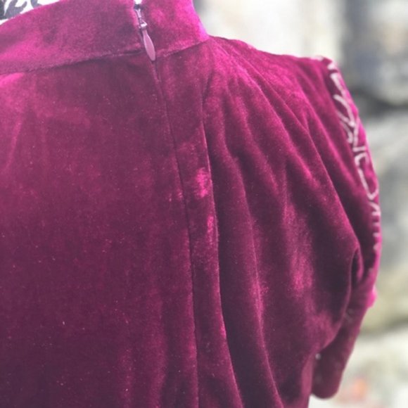 Chelsea & Violet XS Berry Embroidery Dress NWT - Picture 6 of 7